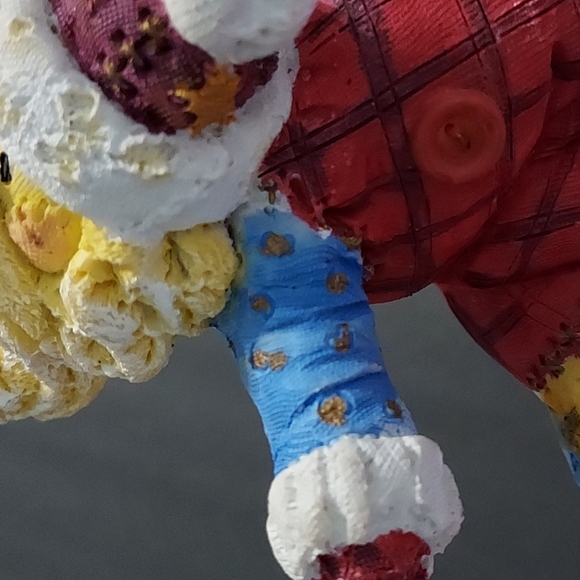 Santa Stocking Hanger some paint missing in back,chip on button in the back. - Picture 7 of 9